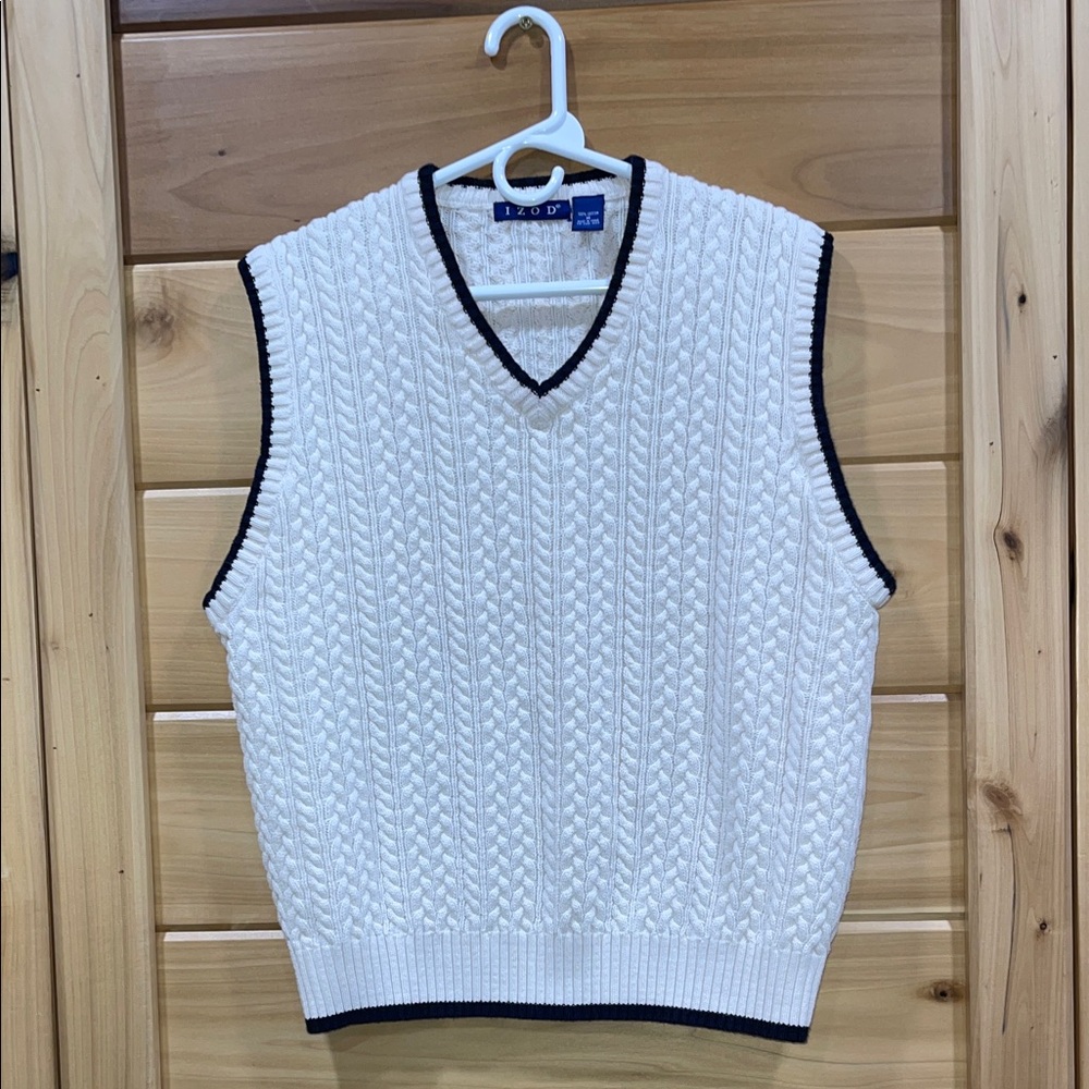 Izod Men's White Cable Knit V-Neck Sweater Vest
